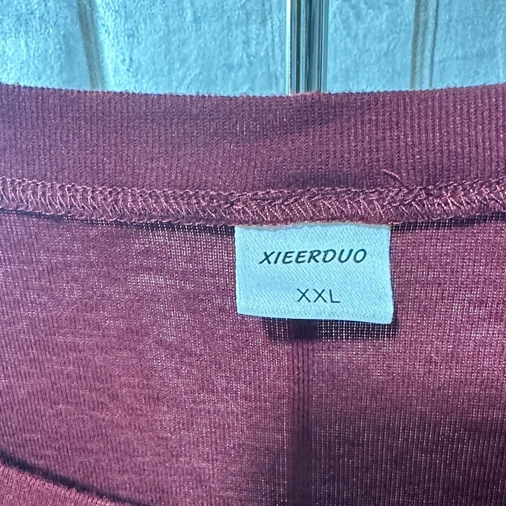 Xieerduo Elegant Burgundy Women's Top - Picture 2 of 5